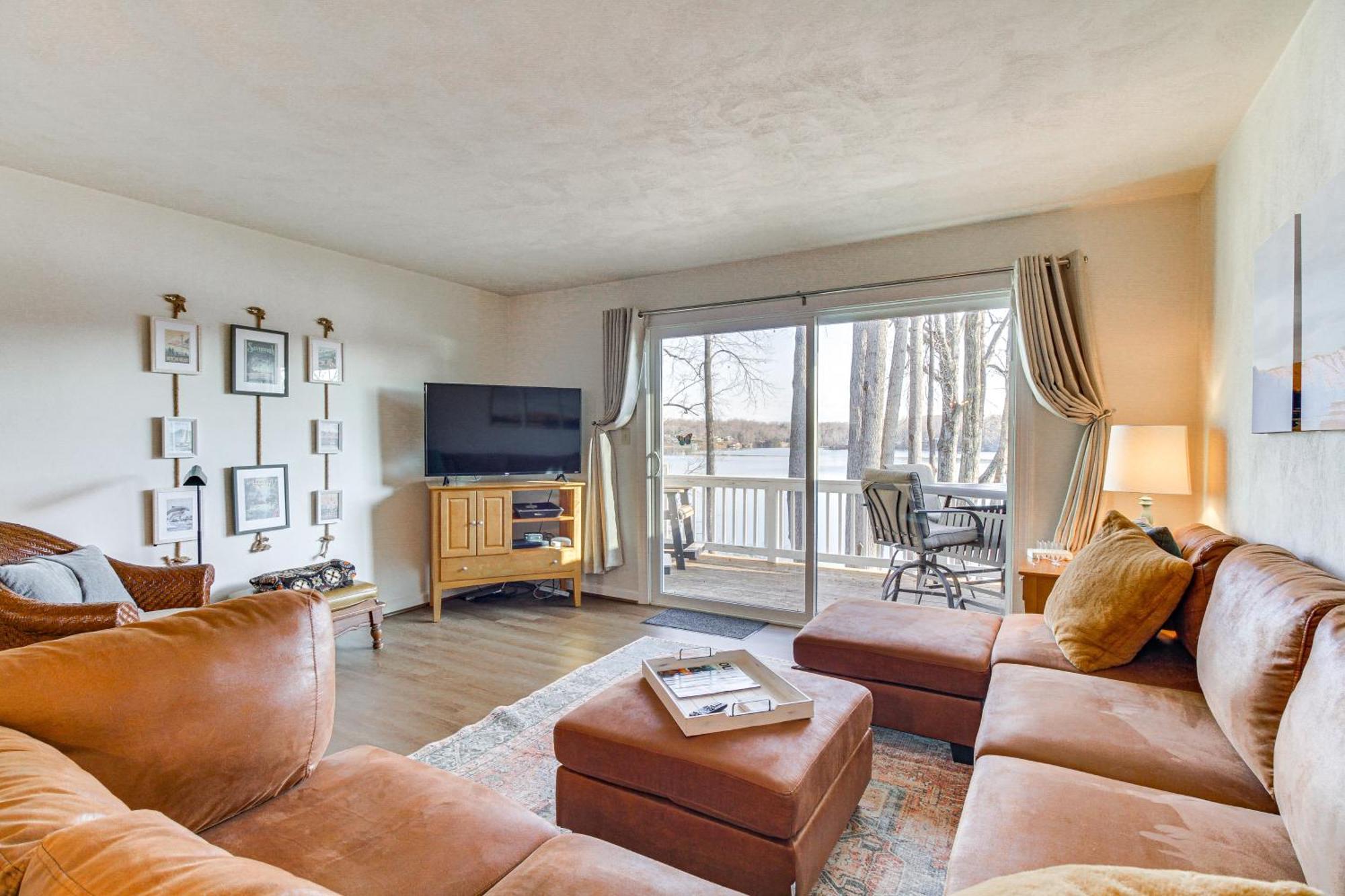 Lakefront Moneta Home With Community Boat Dock! Eksteriør bilde