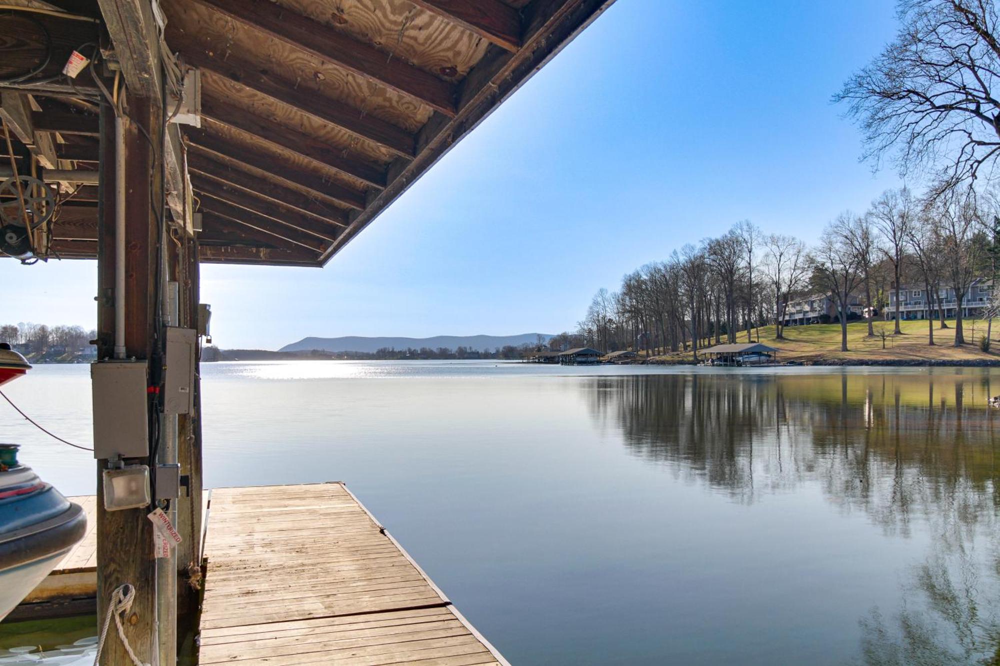 Lakefront Moneta Home With Community Boat Dock! Eksteriør bilde