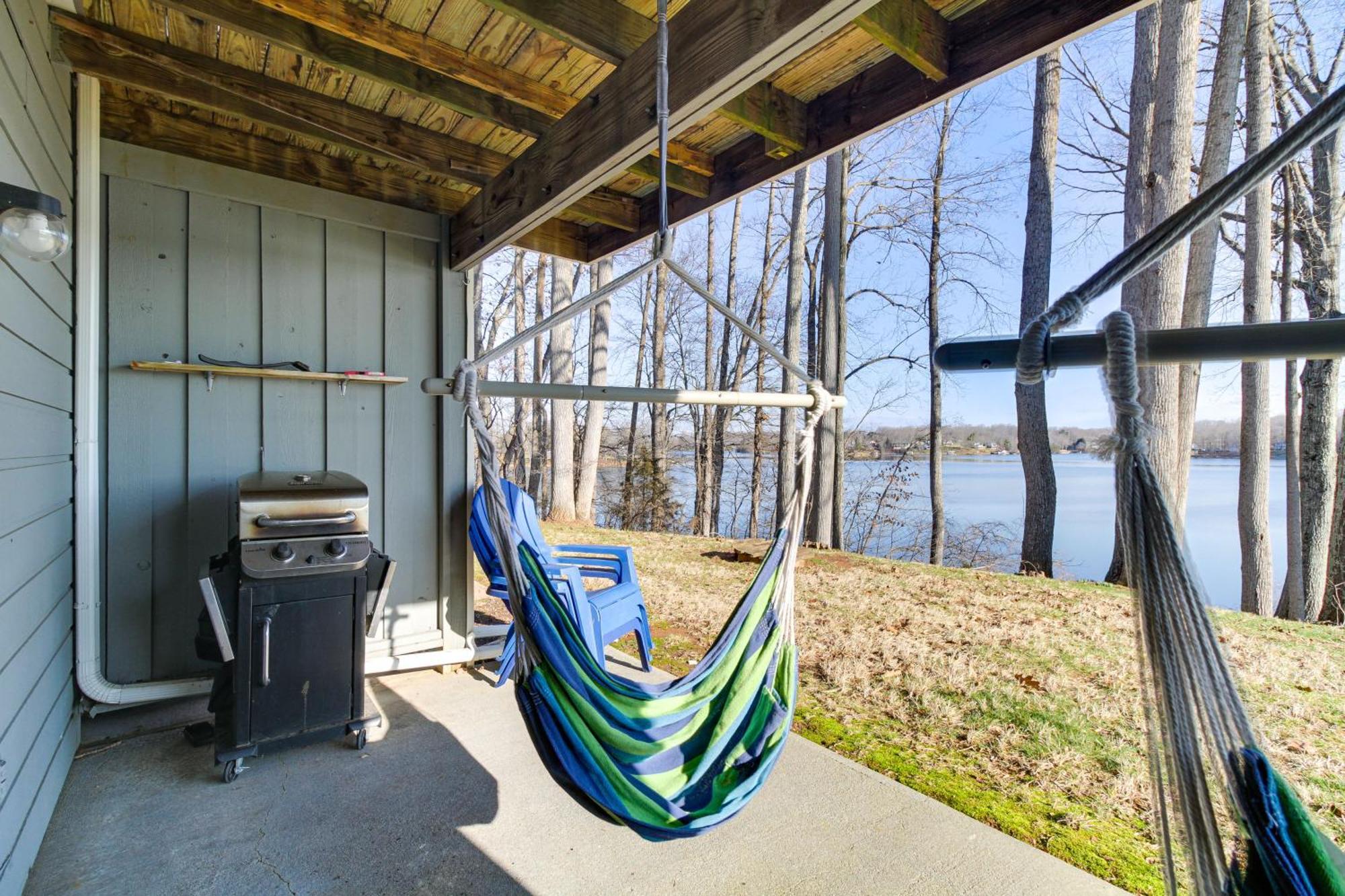 Lakefront Moneta Home With Community Boat Dock! Eksteriør bilde